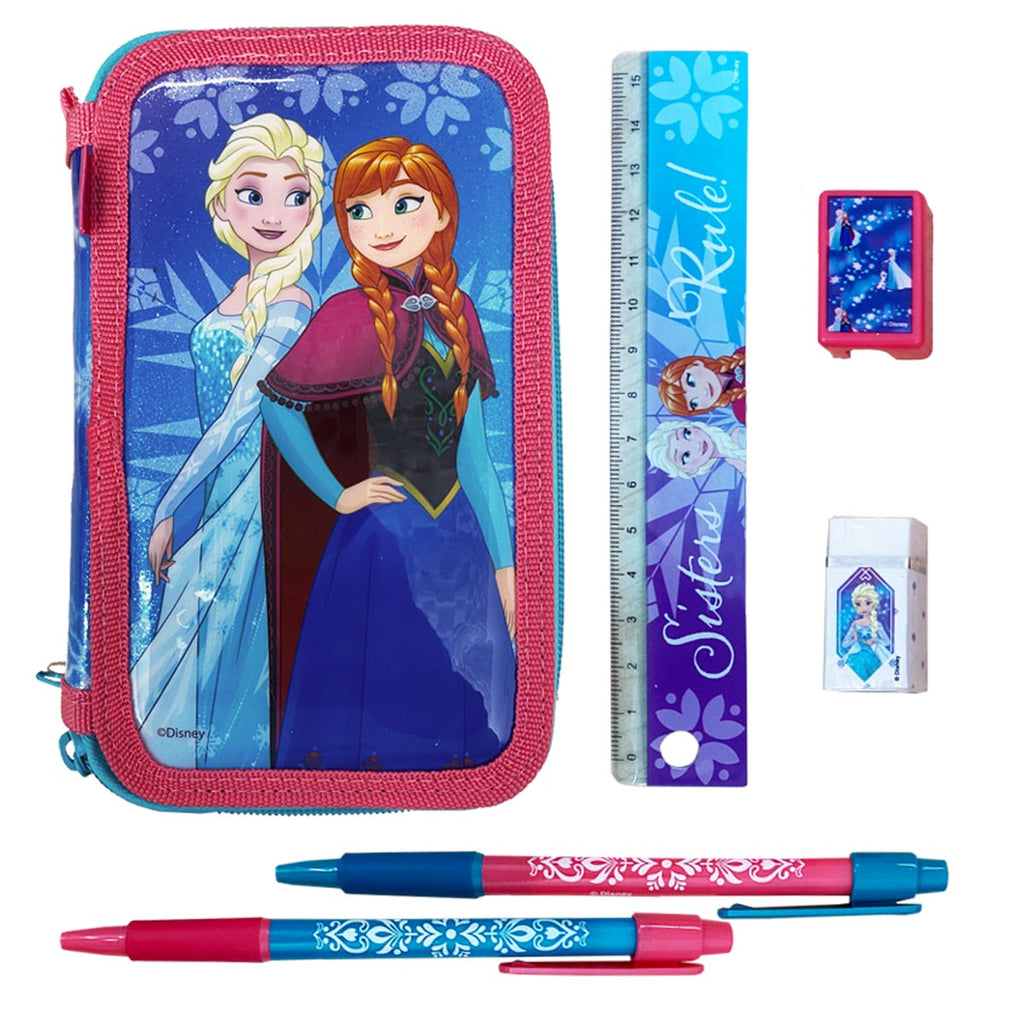ein Mäppchen mit Anna und Elsa aus Frozen mit zwei Kullis, einem Lineal, Radiergummi und Spitzer